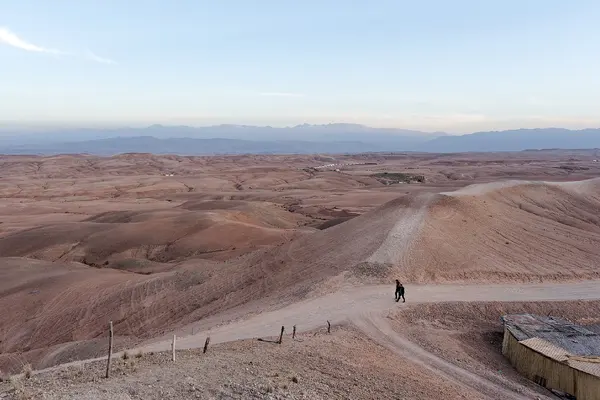 Panorama sur Agafay et l'Atlas en fin de journée